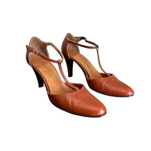 Classic Vintage Cognac Leather Heels - T-Strap Mary Jane Design - Size 7